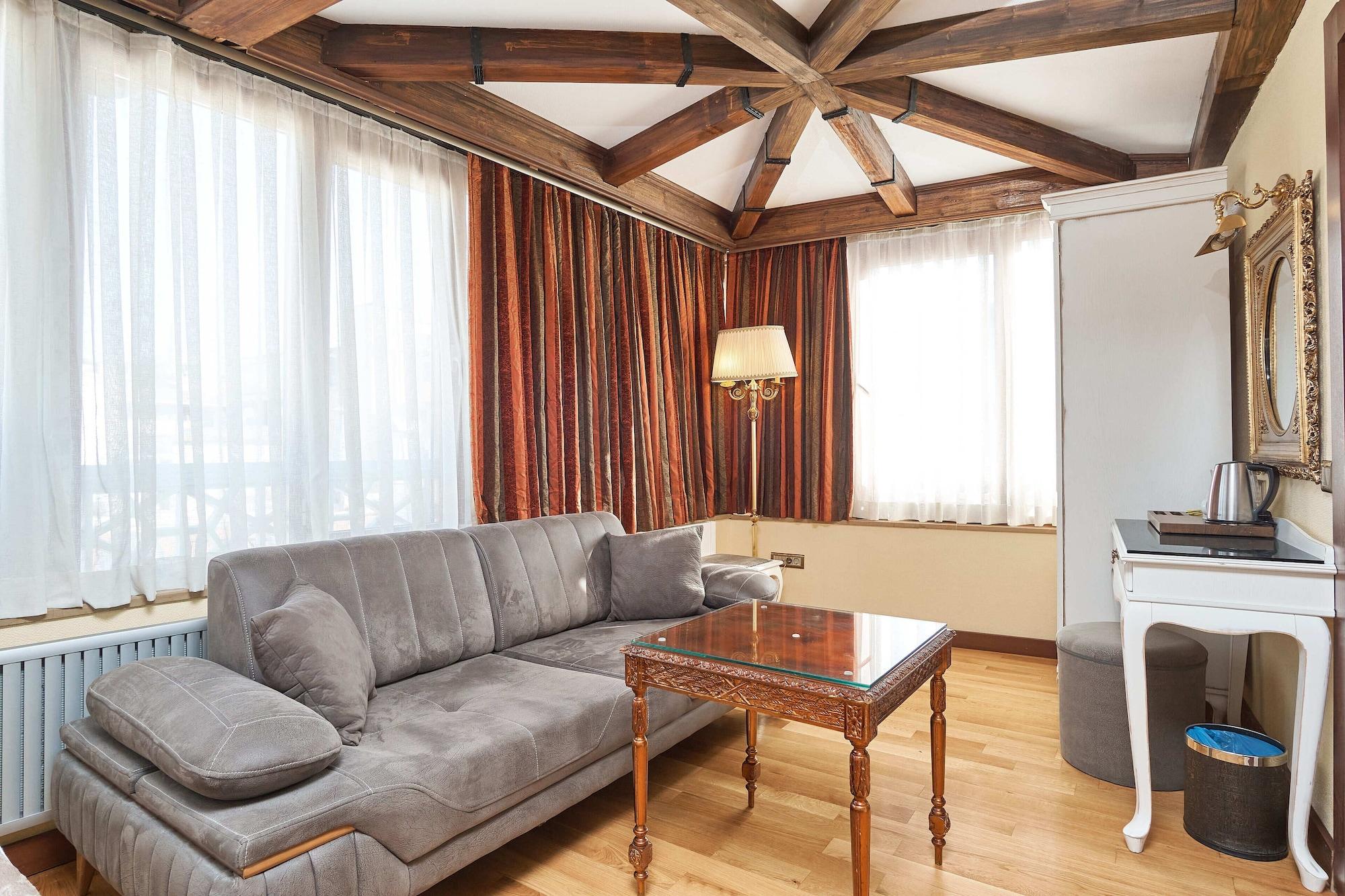 Otel Western Empire Palace & 4*