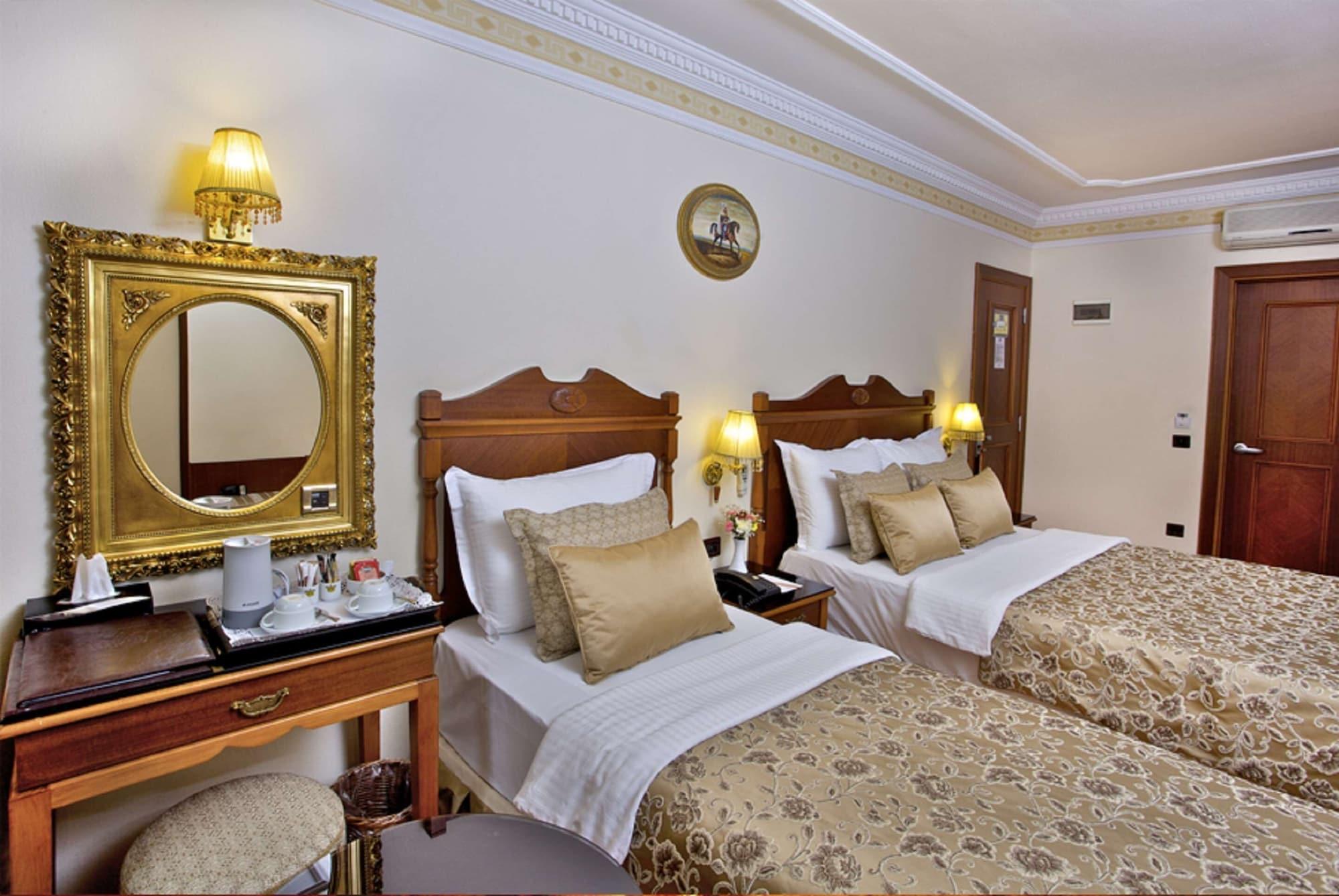 Western Empire Palace & Otel