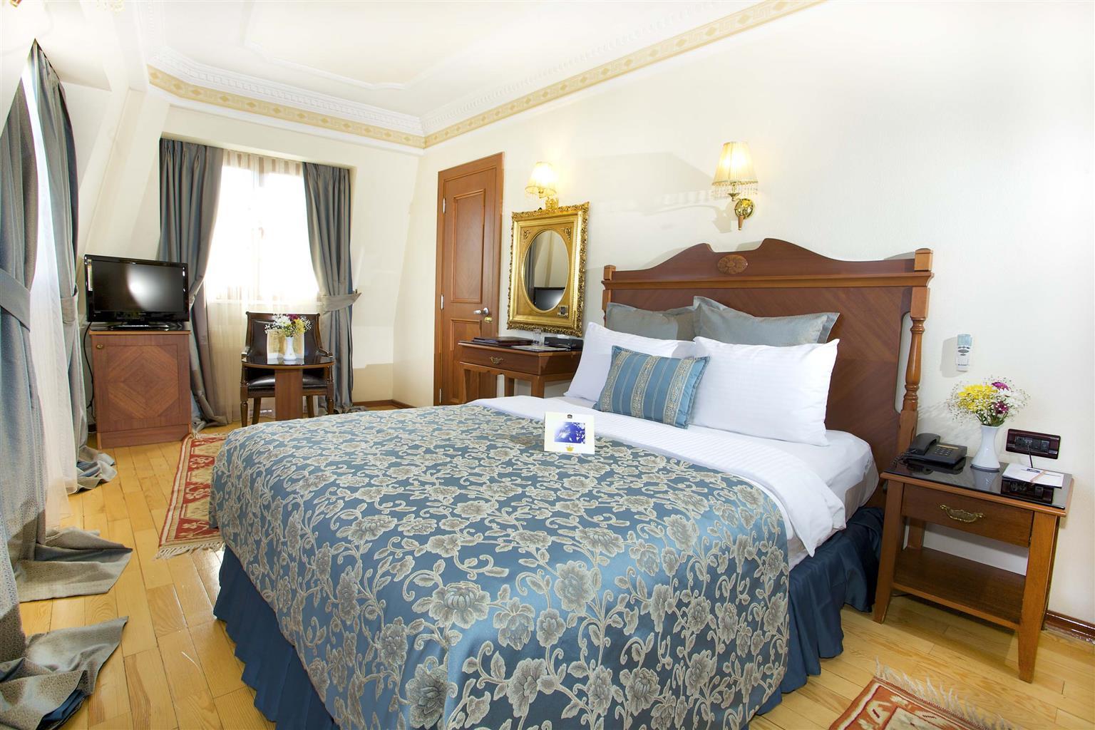 Western Empire Palace & Otel 4*