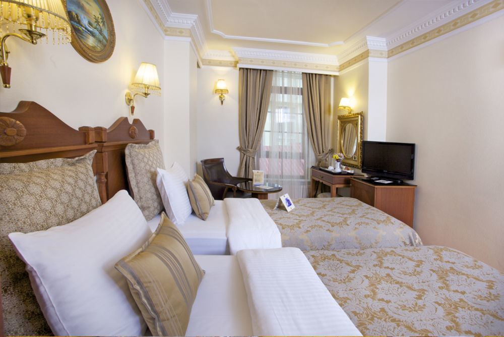 Western Empire Palace & Otel