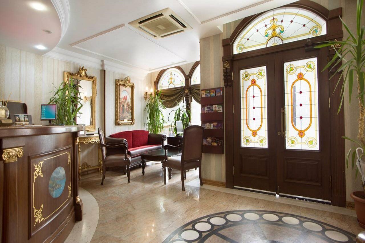 Western Empire Palace & İstanbul